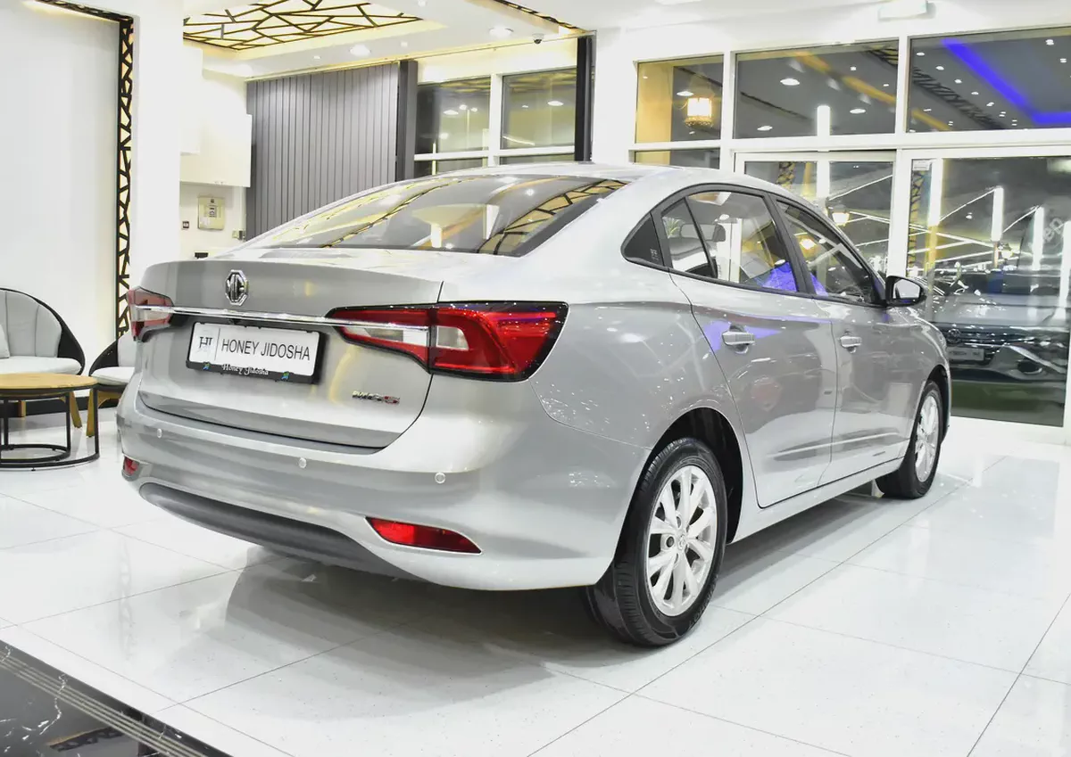AED 396 EMi for 5Yrs | MG 5 ( 2024 Model ) in Silver Color GCC Specs-5-5