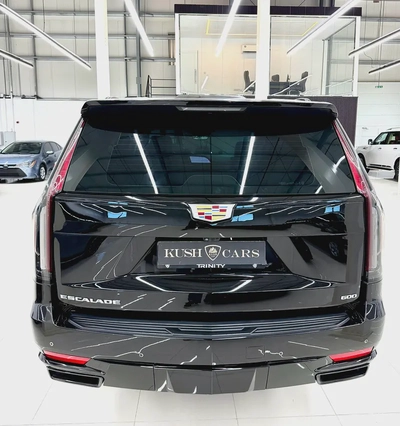 2022 Cadillac Escalade Sport Platinum | GCC Specs | Top of the Range-5