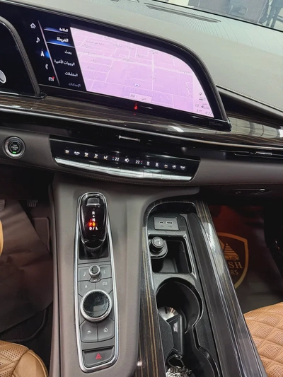 2022 Cadillac Escalade Sport Platinum | GCC Specs | Top of the Range-9