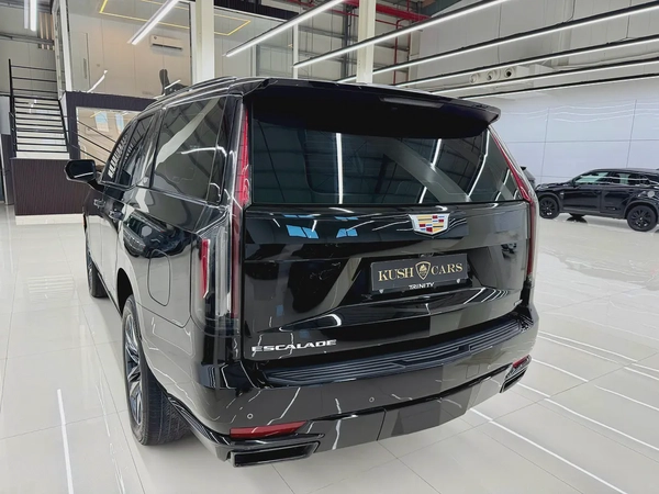 2022 Cadillac Escalade Sport Platinum | GCC Specs | Top of the Range