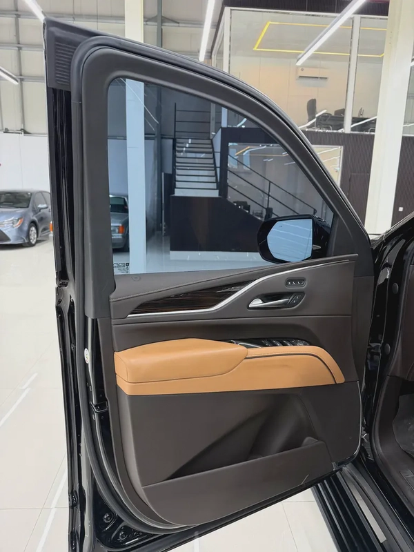 2022 Cadillac Escalade Sport Platinum | GCC Specs | Top of the Range