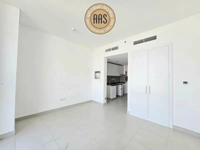 Spacious Apartment ! With Balcony ! Open View ! Ready to Move ! With All Aminities-3