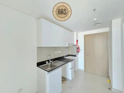 Spacious Apartment ! With Balcony ! Open View ! Ready to Move ! With All Aminities-5