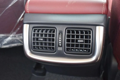 Toyota Hilux 2025 MODEL: 4X4 2.7 MT DC DISPLAY AUDIO AUTO & RR AC, W/O  BEDLINER MATERIAL CODE: THX27-13