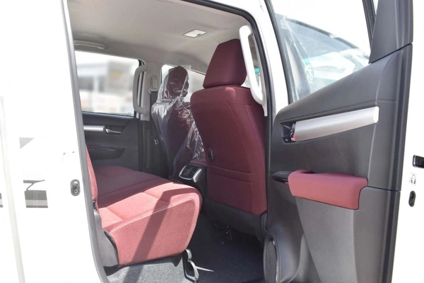 Toyota Hilux 2025 MODEL: 4X4 2.7 MT DC DISPLAY AUDIO AUTO & RR AC, W/O BEDLINER MATERIAL CODE: THX27