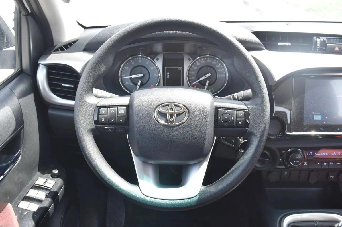 Toyota Hilux 2025 MODEL: 4X4 2.7 MT DC DISPLAY AUDIO AUTO & RR AC, W/O  BEDLINER MATERIAL CODE: THX27-16-16