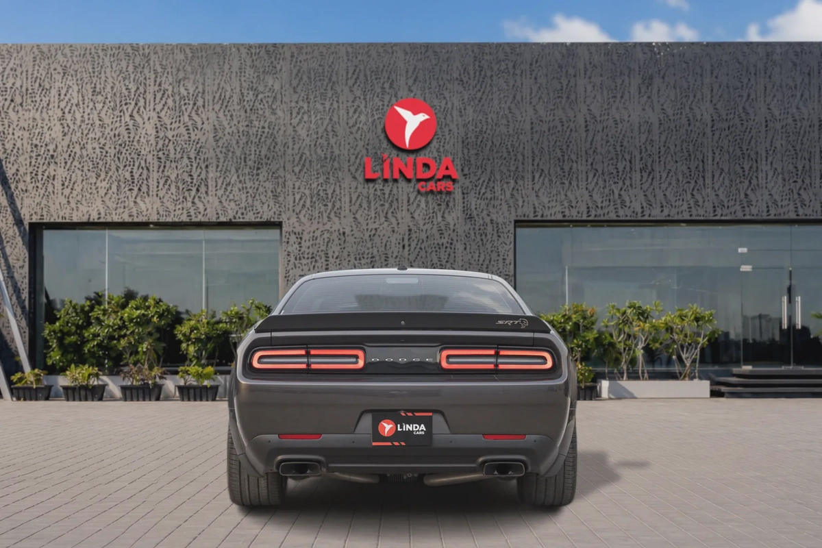 Dodge Challenger SRT Hellcat 2022-8-8