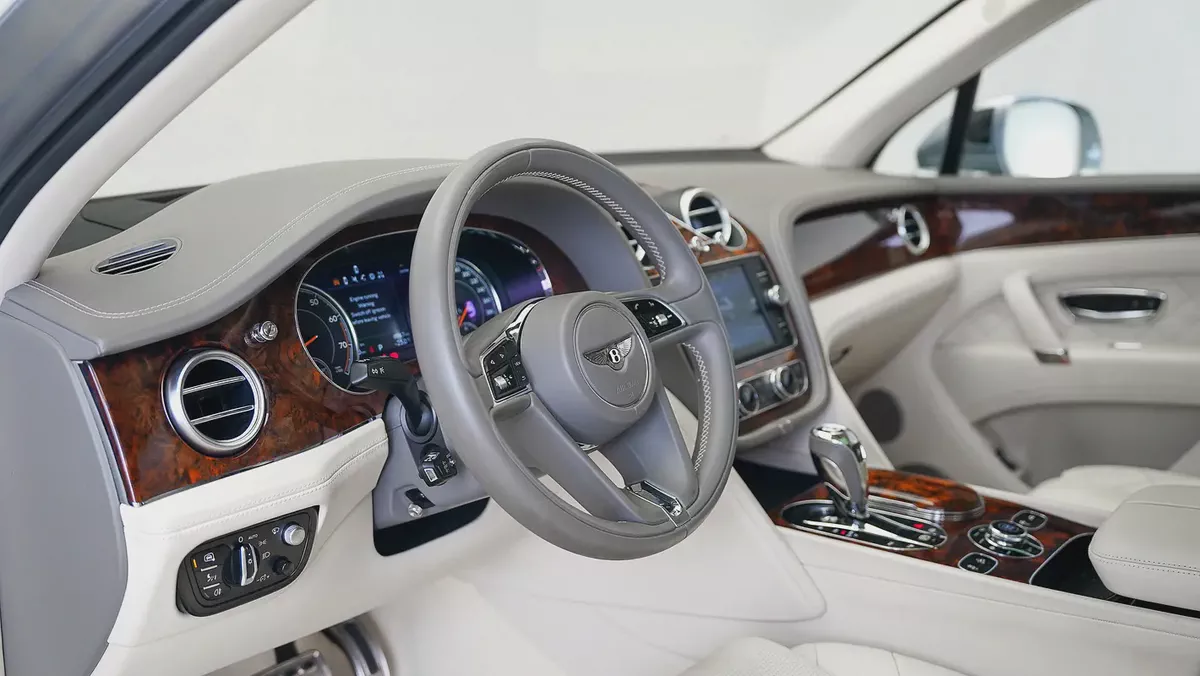 2017 Bentley Bentayga W12 First Edition | GCC Specs | Excellent Condition-3-3