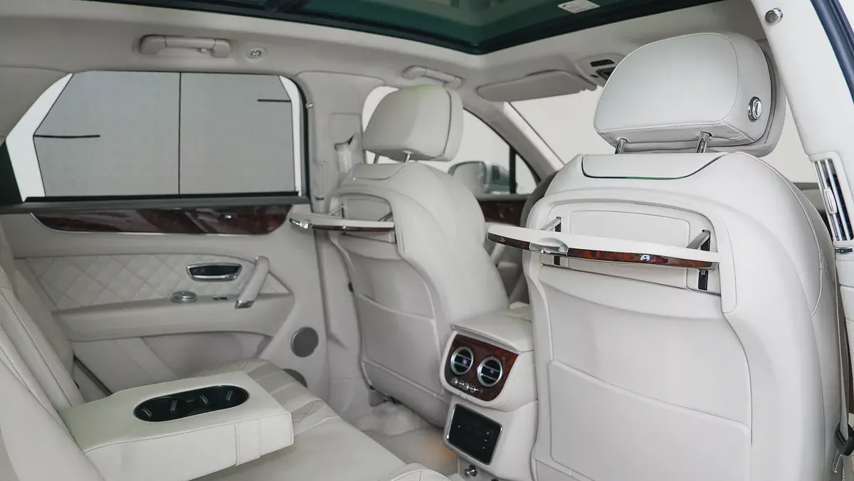 2017 Bentley Bentayga W12 First Edition | GCC Specs | Excellent Condition-4-4
