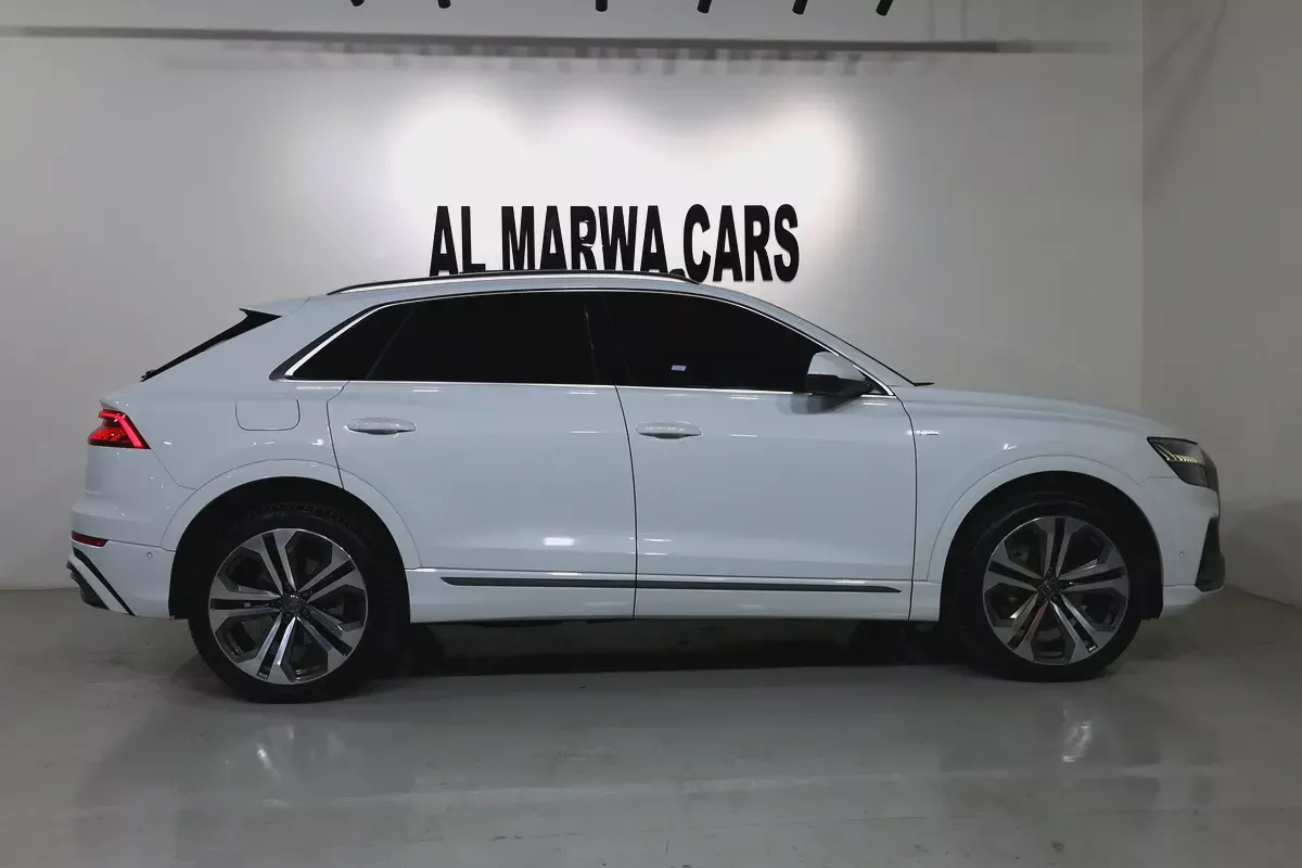 Audi Q8 2019 55 TFSI quattro GCC Specs in Excellent Condition-6-6
