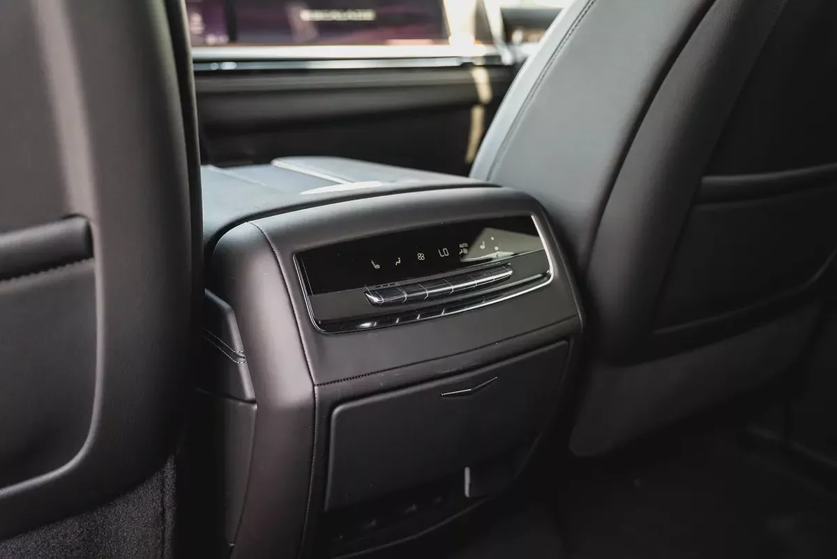 Cadillac Escalade Sport Platinum 6.2L 4WD 2025 Brand New American Specs 6.2L V8-16-16