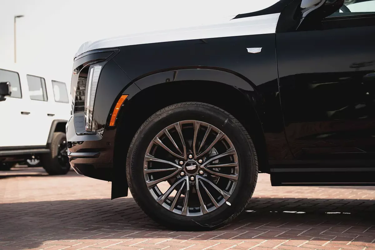 Cadillac Escalade Sport Platinum 6.2L 4WD 2025 Brand New American Specs 6.2L V8-1-1