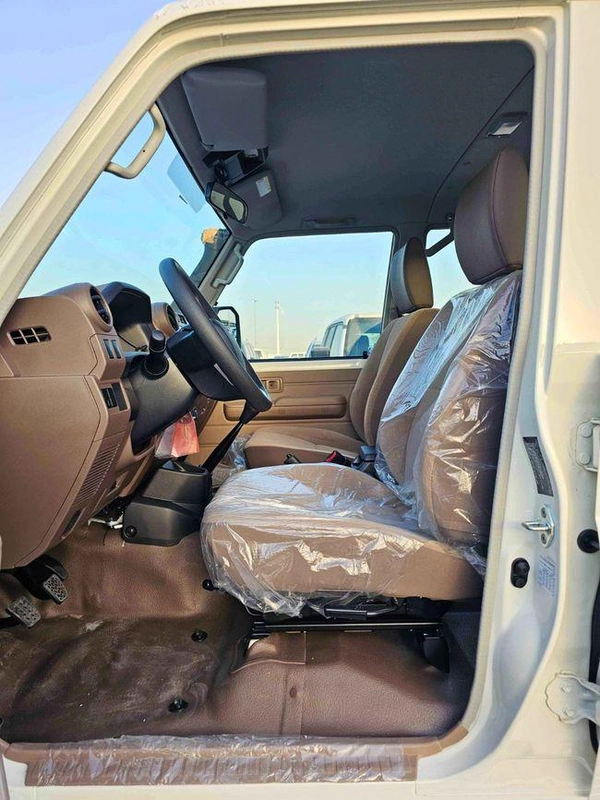 Toyota Land Cruiser Pick Up LC79 STD-E / DOUBLE CABIN MANUAL / SNORKEL (CODE # STD-E)