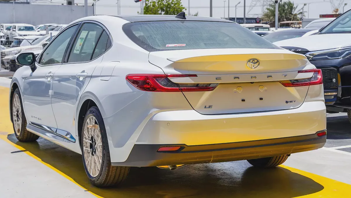 2026 Toyota Camry LE 2.5L HYBRID GCC Specs-7-7