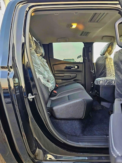 Mitsubishi L200 SPORTERO (NON GCC) SPORTERO || 2.4L DIESEL V4 A/T / PUSH START / LEATHER WITH DRIVER PWR SEAT / REAR CAMERA (CODE # SPT-11
