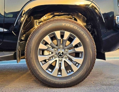 Mitsubishi L200 SPORTERO (NON GCC) SPORTERO || 2.4L DIESEL V4 A/T / PUSH START / LEATHER WITH DRIVER PWR SEAT / REAR CAMERA (CODE # SPT-7