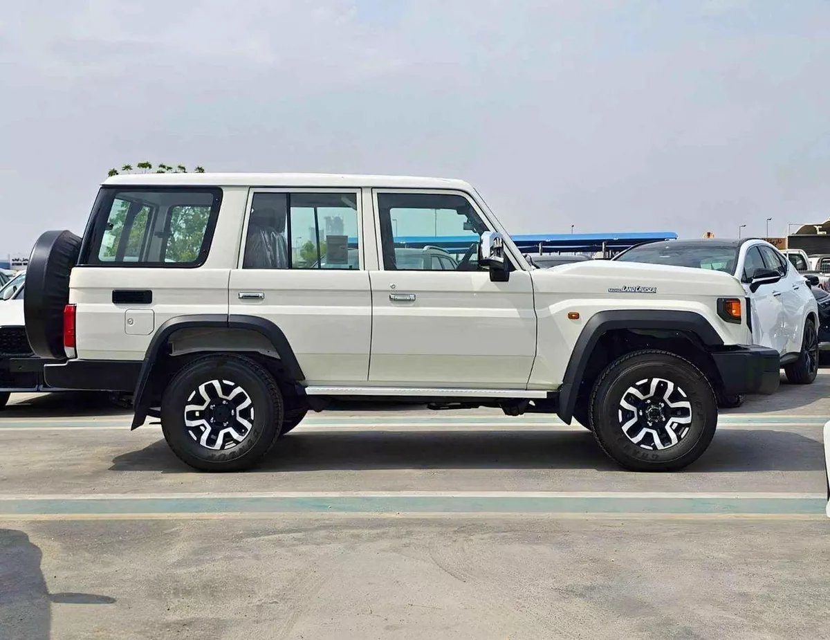 Toyota Land Cruiser 70 LC76 LX LC76 | 2.8L V4 DIESEL | 5 DOOR | DVD CAMER`| DIFF LOCK | LX FULL OPTION (CODE # HT76ZS)-1-0
