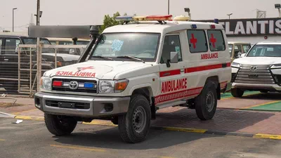 Toyota Land Cruiser 70 HT VXR 4.0L M/T-2