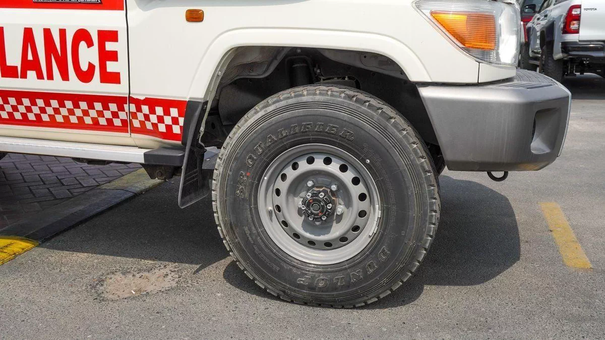 Toyota Land Cruiser 70 HT VXR 4.0L M/T-18-0