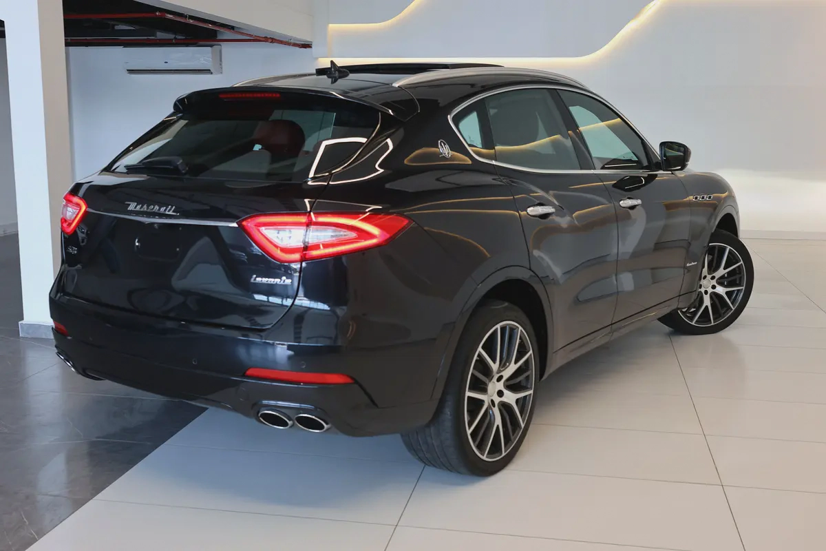 Maserati Levante SQ4 granlusso -2019 -132000KM- GCC Specs-Excellent Condition-3-3
