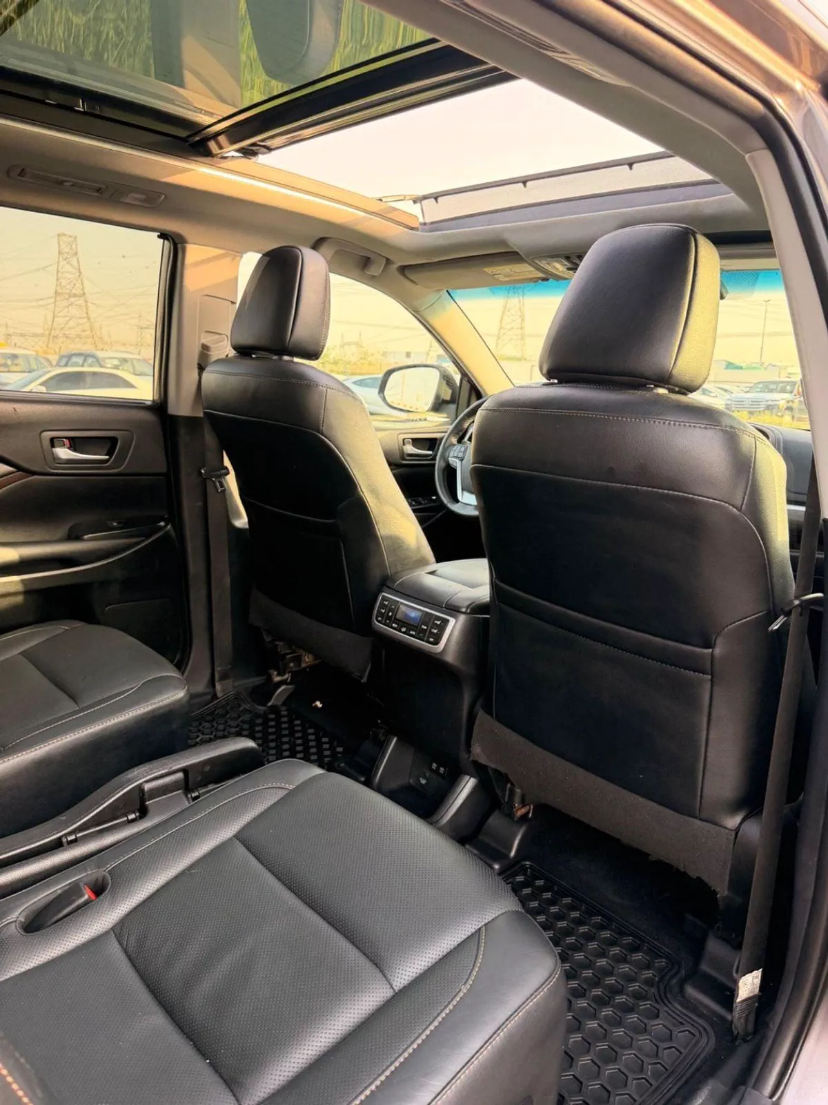 Toyota Highlander Platinum 3.5L full option 4WD 3.5L / panoramic, 360 camera 2019-18-0