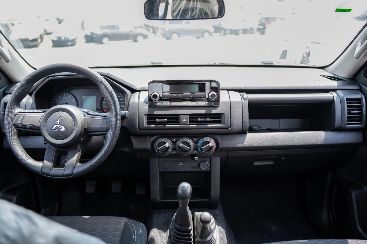 MITSUBISHI L200 2.4 2025 MODEL PETROL-9-9