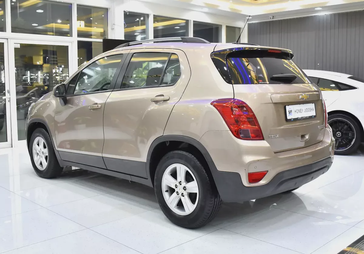 EXCELLENT DEAL for our Chevrolet Trax LT ( 2019 Model ) in Brown / Beige Color GCC Specs-6-6