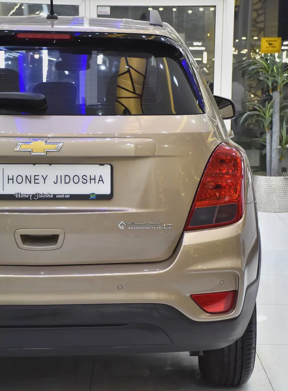 EXCELLENT DEAL for our Chevrolet Trax LT ( 2019 Model ) in Brown / Beige Color GCC Specs-8-8