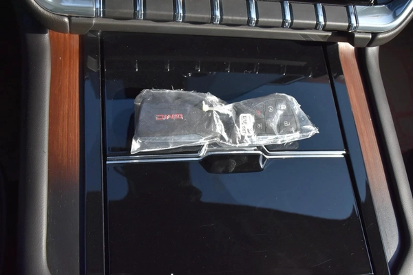 GMC YUKON DENALI 6.2 2025 | BLACK