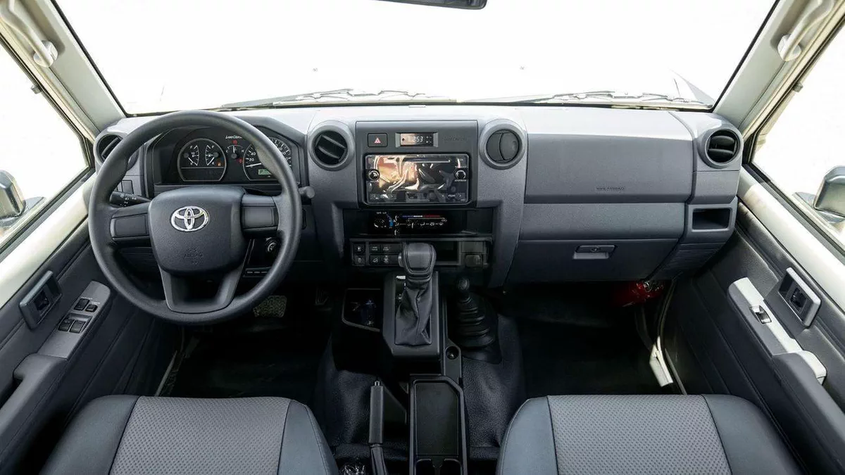Toyota Land Cruiser 70 LC 78 HARDTOP 2.8L MT 2.8 AT-14-0