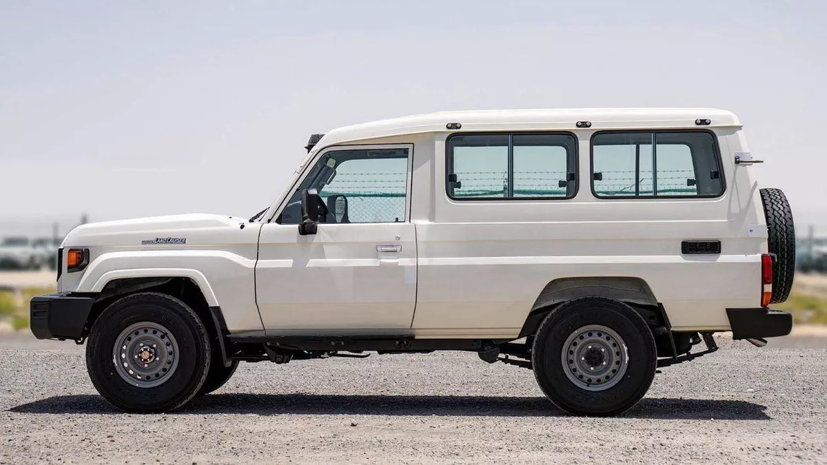 Toyota Land Cruiser 70 LC 78 HARDTOP 2.8L MT 2.8 AT-3-0