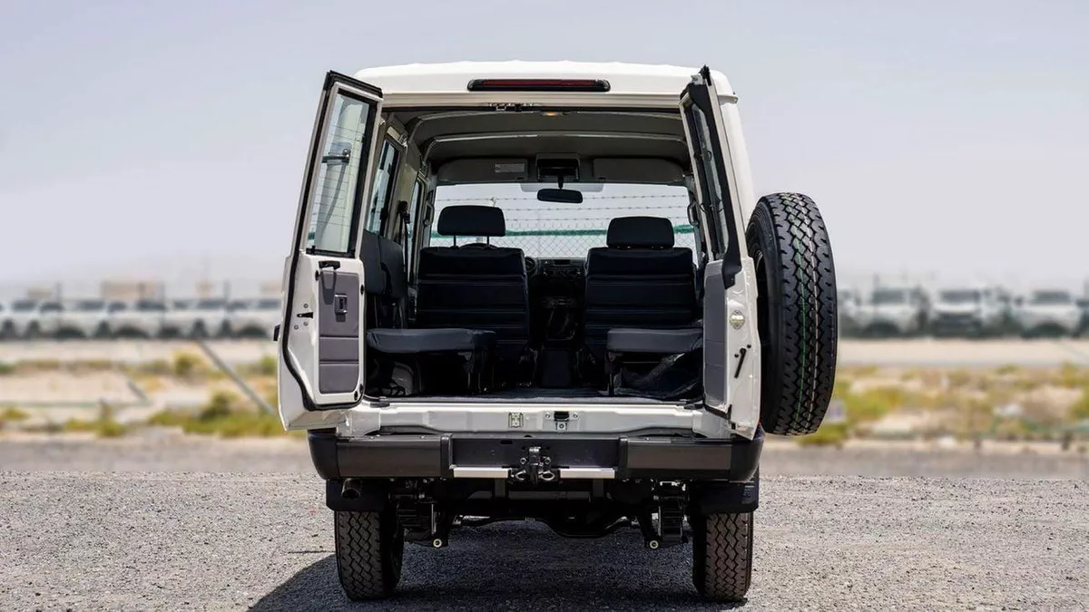 Toyota Land Cruiser 70 LC 78 HARDTOP 2.8L MT 2.8 AT-8-0