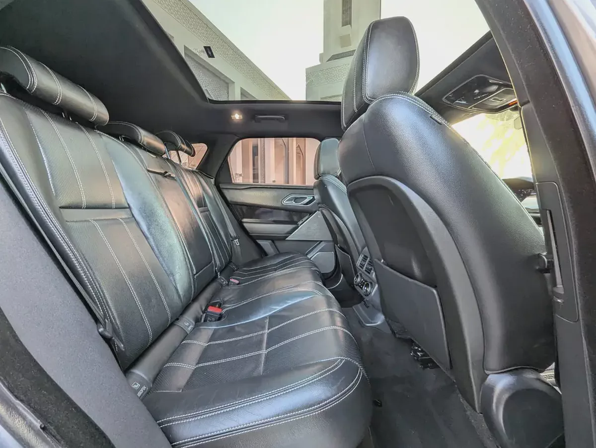 LAND ROVER RANGE ROVER VELAR 2020 R-DYNAMIC SE GCC IN EXCELLENT CONDITION-3-3