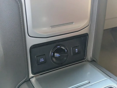TOYOTA PRADO 2019 V4 2.7L GCC SPECIFICATION IN EXCELLENT CONDITION-9