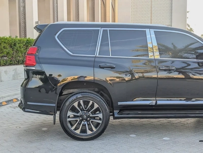TOYOTA PRADO 2019 V4 2.7L GCC SPECIFICATION IN EXCELLENT CONDITION-10