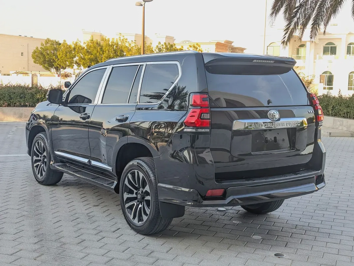 TOYOTA PRADO 2019 V4 2.7L GCC SPECIFICATION IN EXCELLENT CONDITION