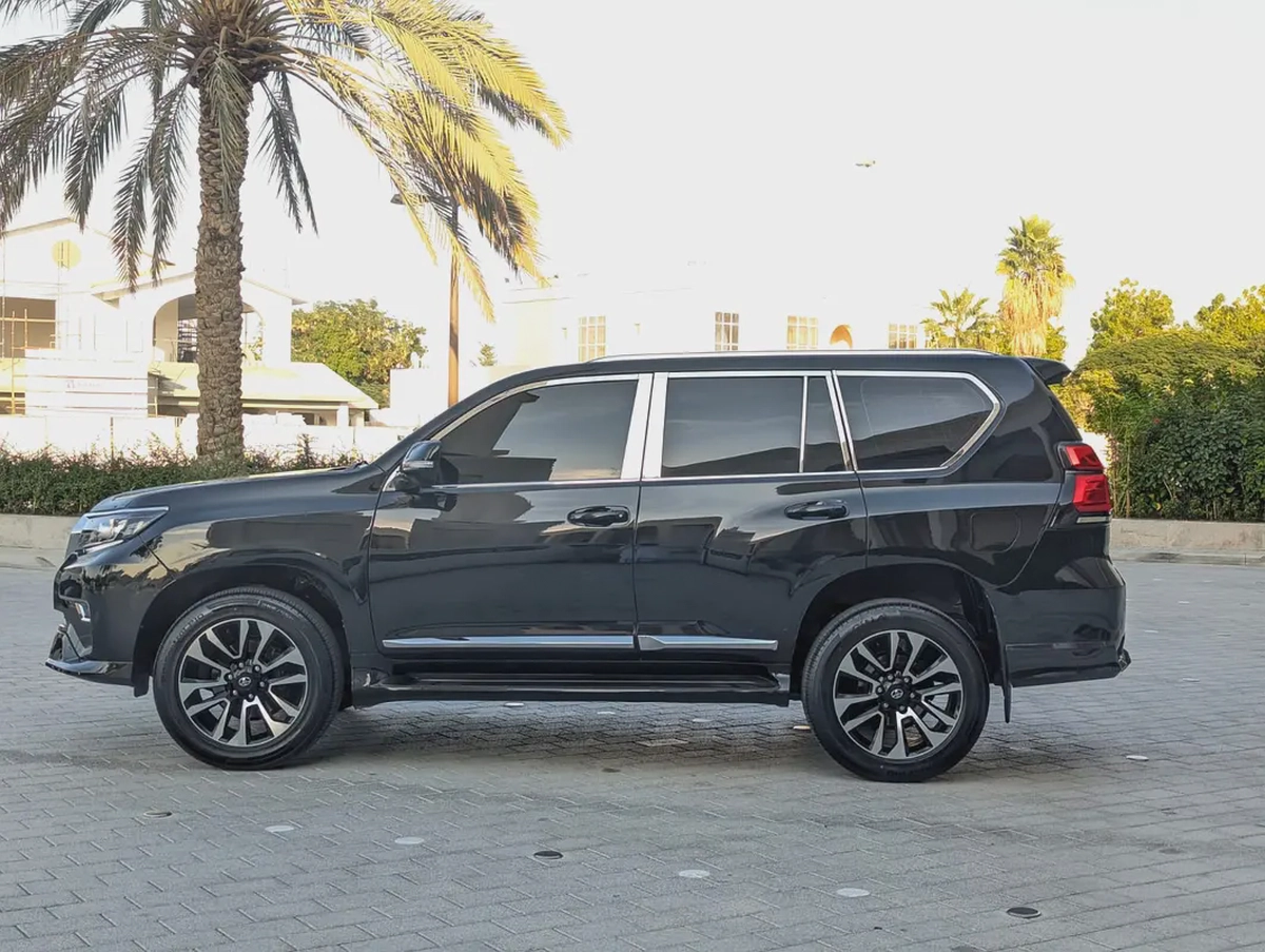 TOYOTA PRADO 2019 V4 2.7L GCC SPECIFICATION IN EXCELLENT CONDITION