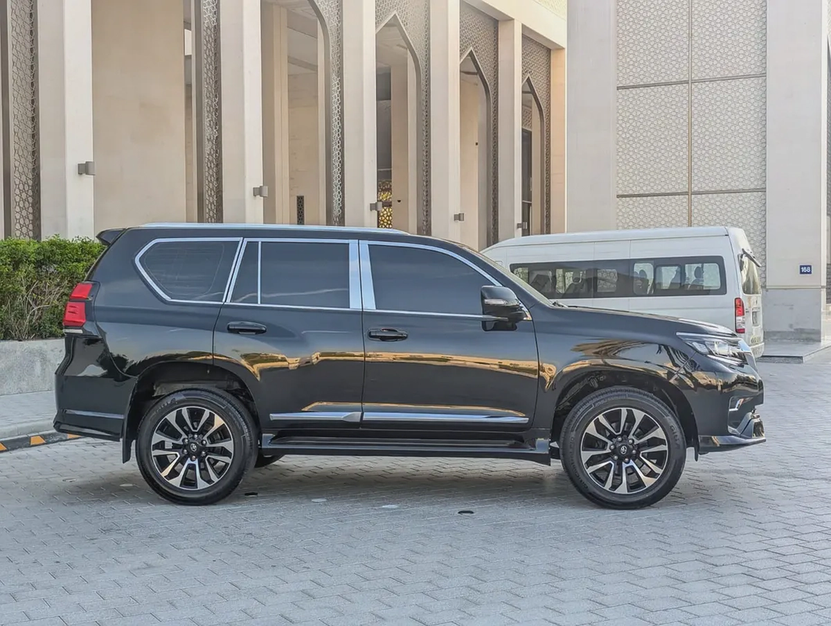 TOYOTA PRADO 2019 V4 2.7L GCC SPECIFICATION IN EXCELLENT CONDITION