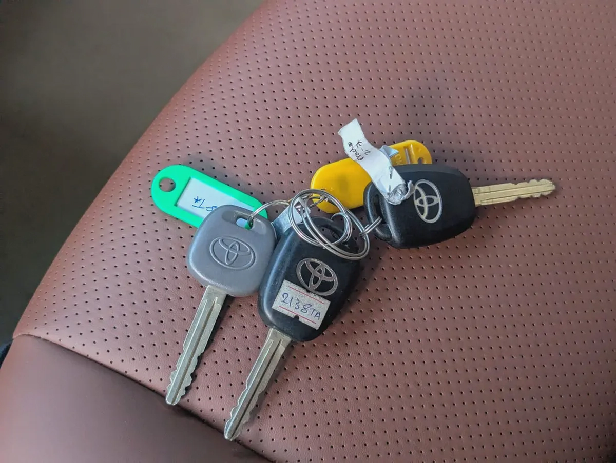 TOYOTA PRADO 2019 V4 2.7L GCC SPECIFICATION IN EXCELLENT CONDITION