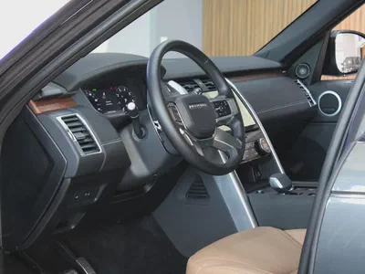 2024 - Land Rover Discovery R-Dynamic HSE for 239,000.00 AED-9