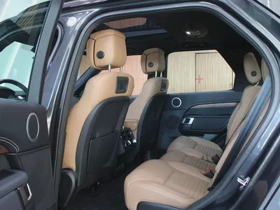 2024 - Land Rover Discovery R-Dynamic HSE for 239,000.00 AED-11