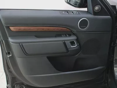 2024 - Land Rover Discovery R-Dynamic HSE for 239,000.00 AED-18