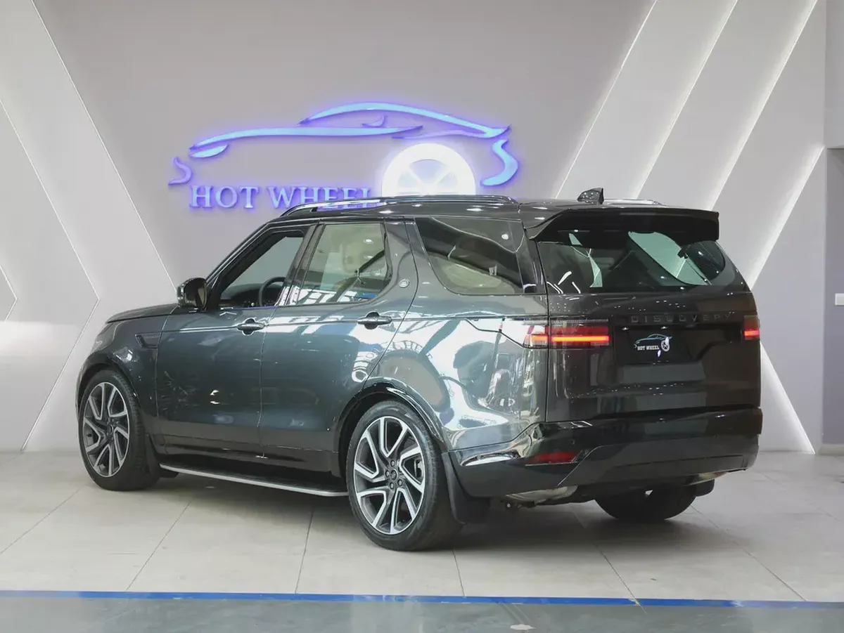 2024 - Land Rover Discovery R-Dynamic HSE for 239,000.00 AED-4-4