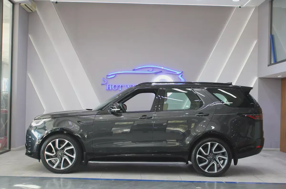 2024 - Land Rover Discovery R-Dynamic HSE for 239,000.00 AED-6-6