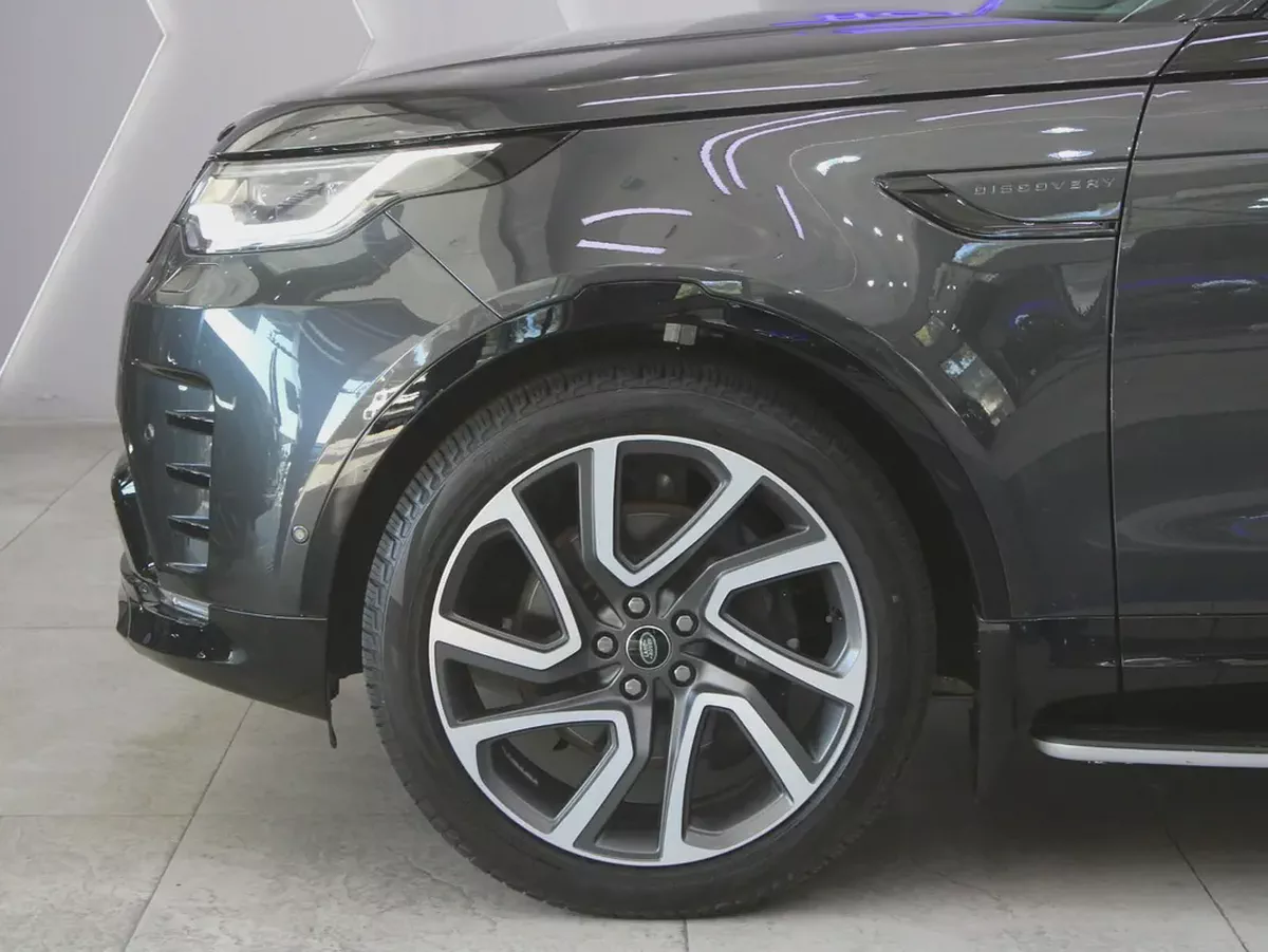 2024 - Land Rover Discovery R-Dynamic HSE for 239,000.00 AED-7-7