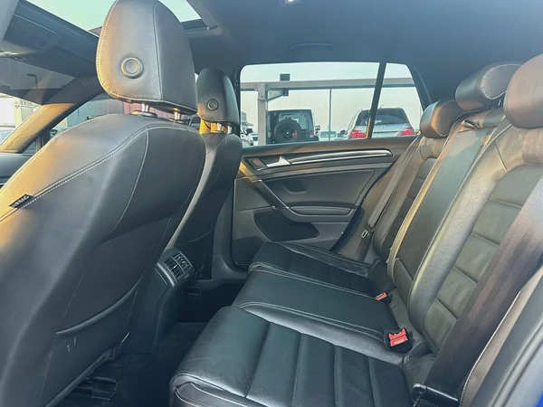 2016 Volkswagen Golf R - مواصفات خليجية بحالة جيدة