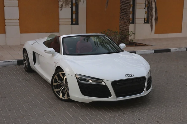 (2016) AUDI- R8 SPYDER -45000KM-GCC SPECS- PERFECT CONDITION