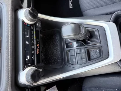 Toyota RAV4 LE 2019 RAV4-8