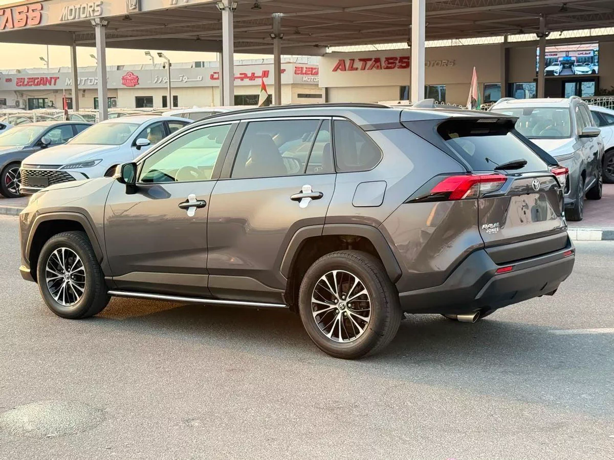 Toyota RAV4 LE 2019 RAV4-12-0