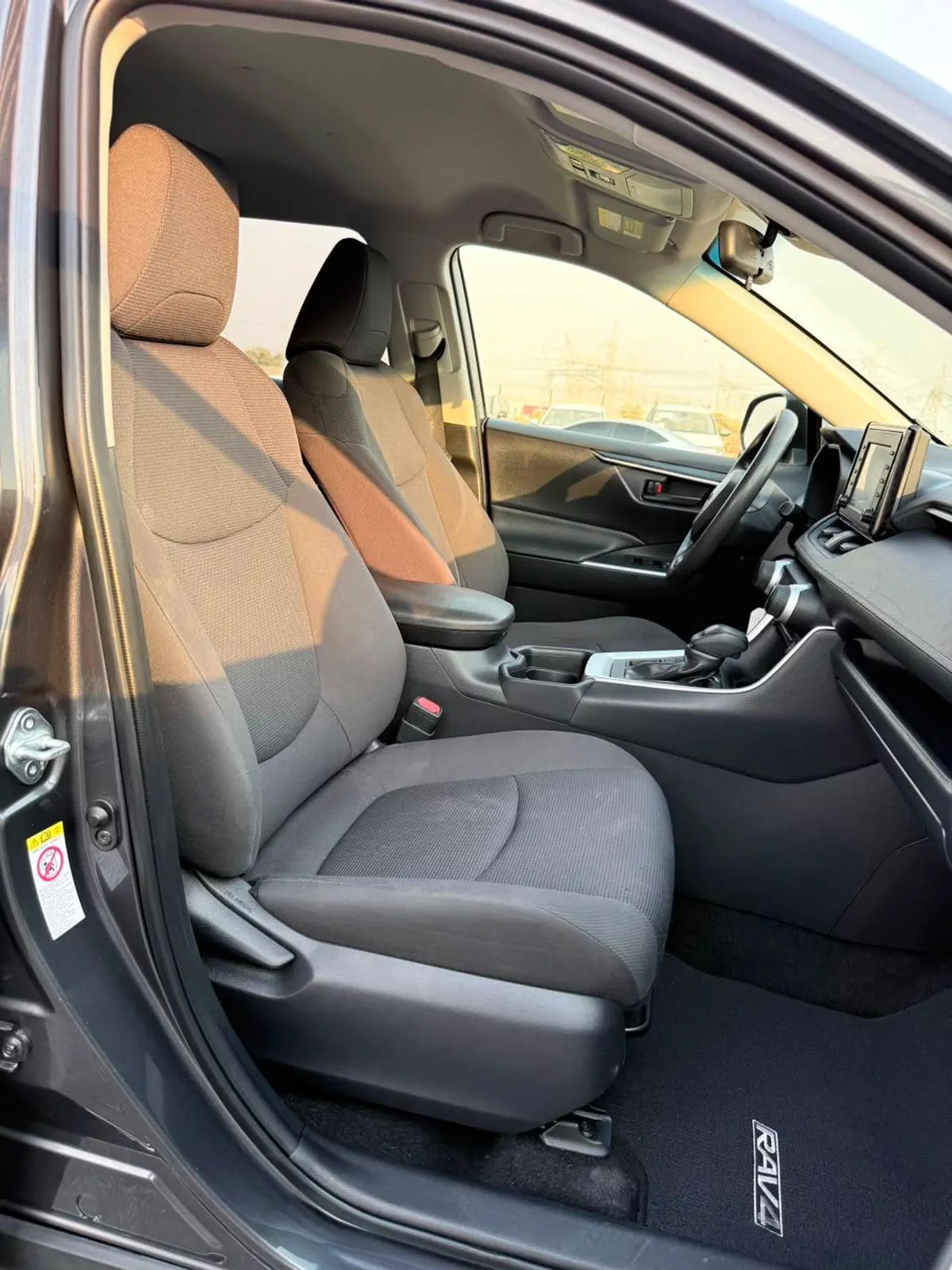 Toyota RAV4 LE 2019 RAV4-13-0